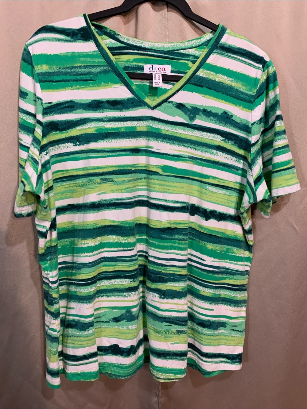 d & co. Green Striped V-Neck Short Sleeve Tee42/1